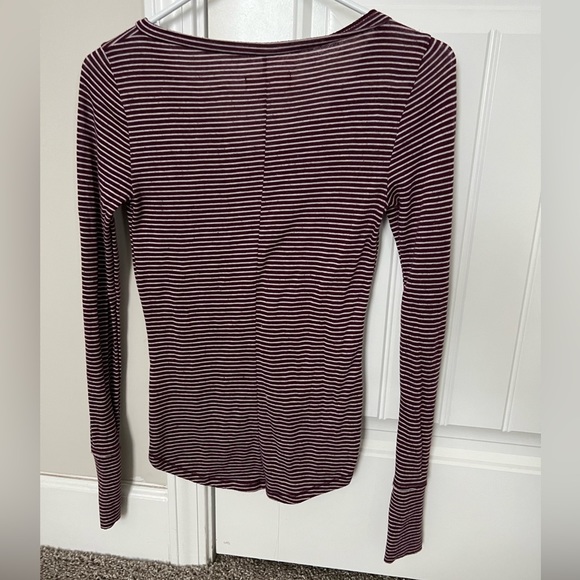 Hollister XS maroon and white striped v-neck long sleeve top - Picture 3 of 4